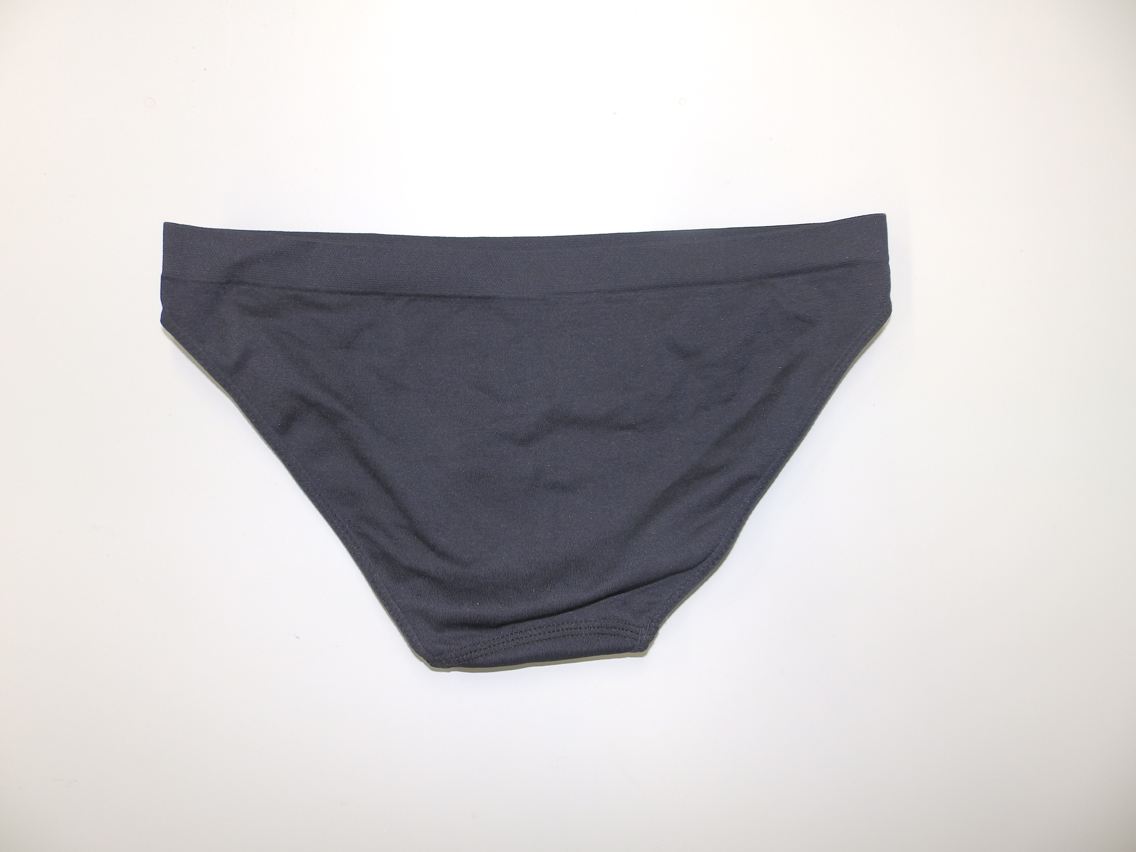 黒の伸び伸びPティー