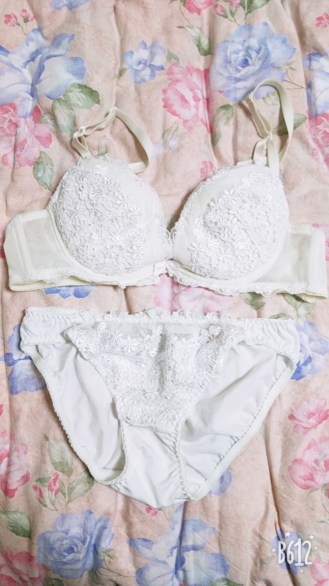 白い花柄のセット